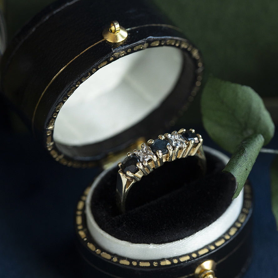 Gouden vintage rijring met saffier en diamant 14 kt