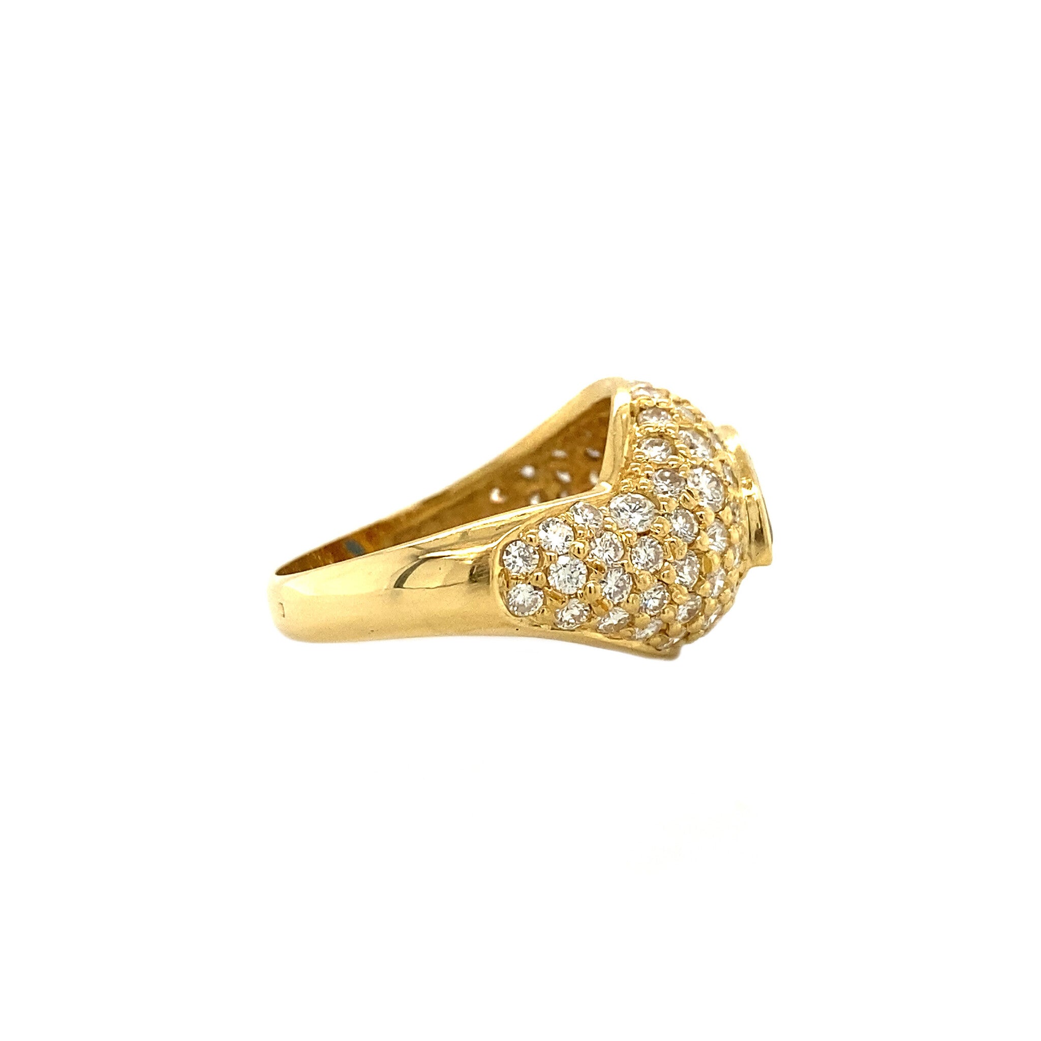 Gold vintage ring with sapphire and diamond, 18 kt