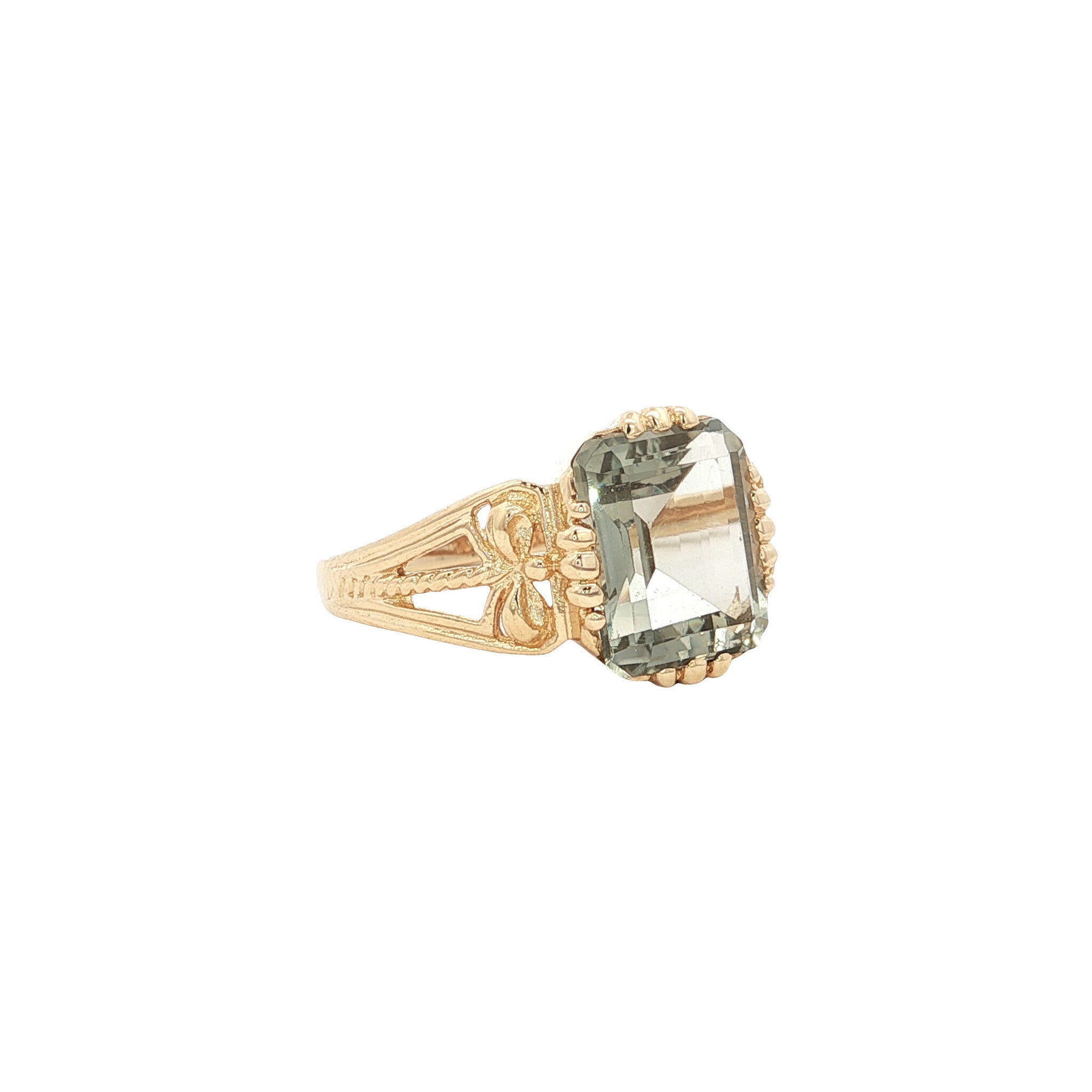 Gold ring with green amethyst 14 kt