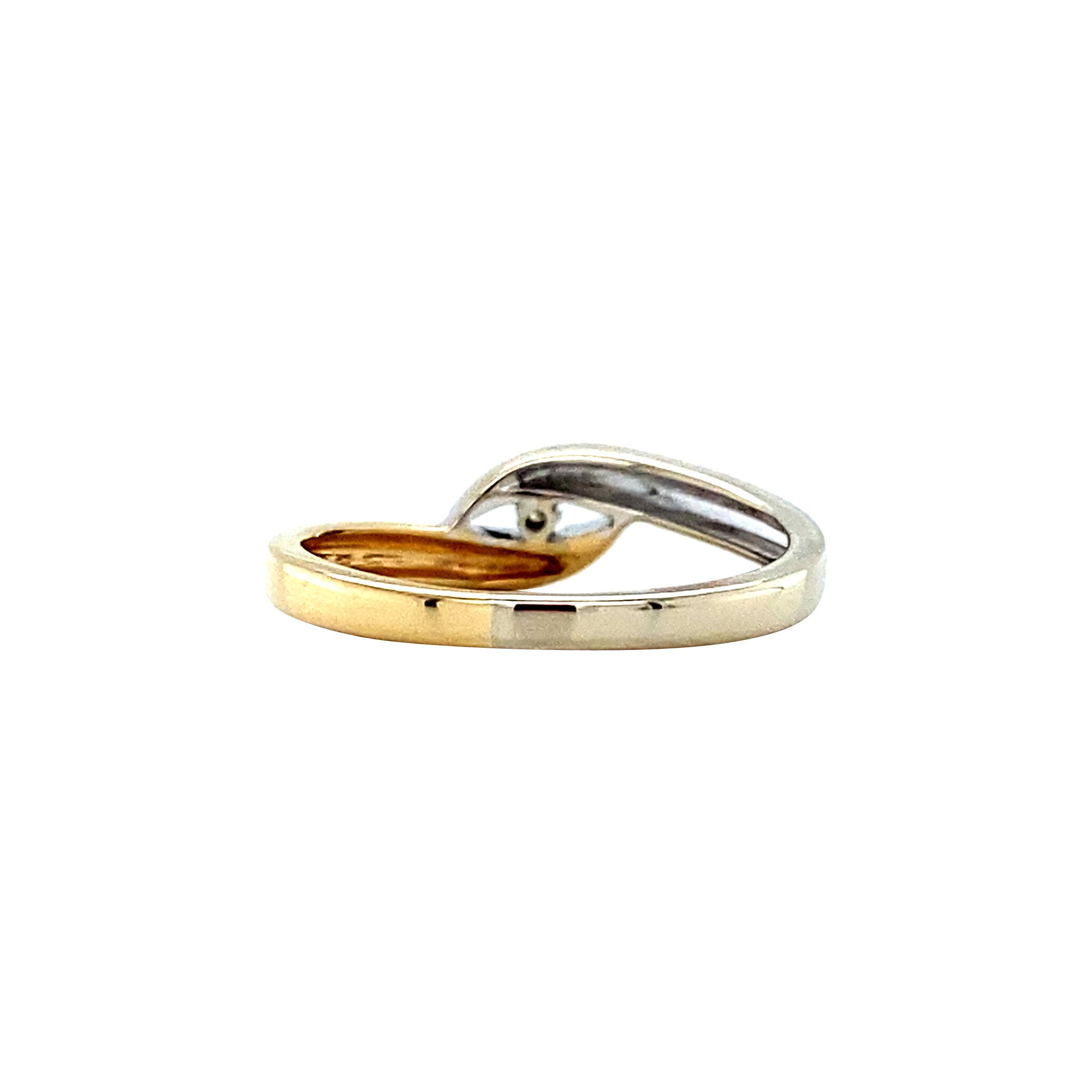 Gold strike ring with diamond 14 krt