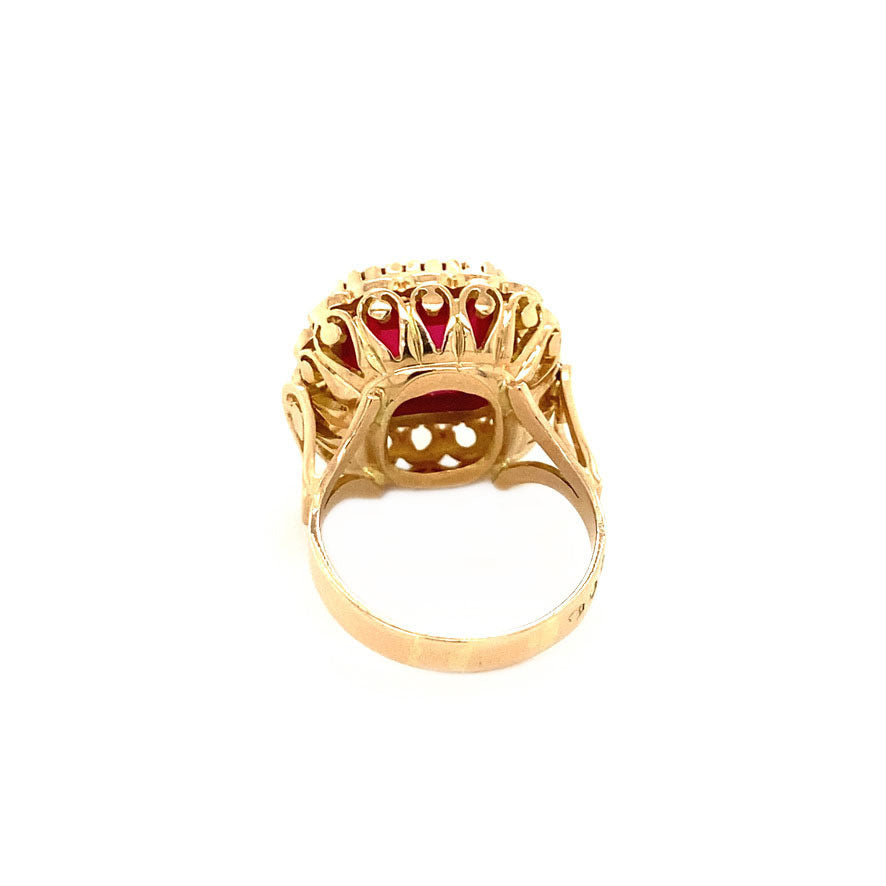 14 kt gold ring with synthetic ruby