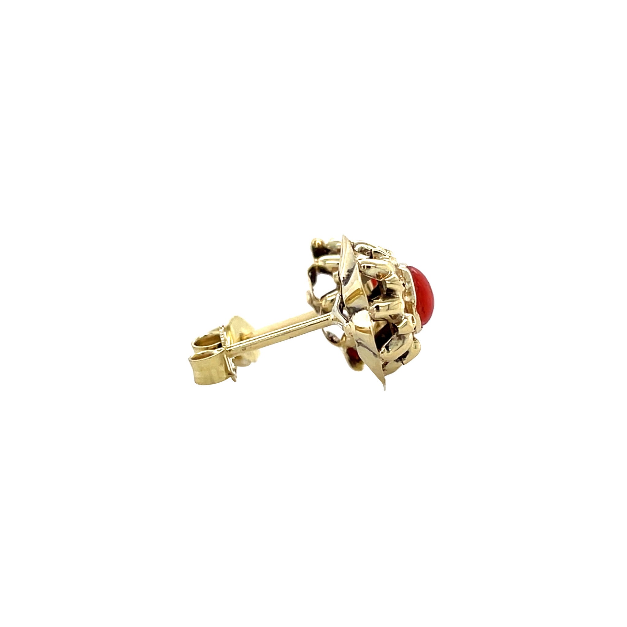 Gouden vintage oorstekers met bloedkoraal 14 krt