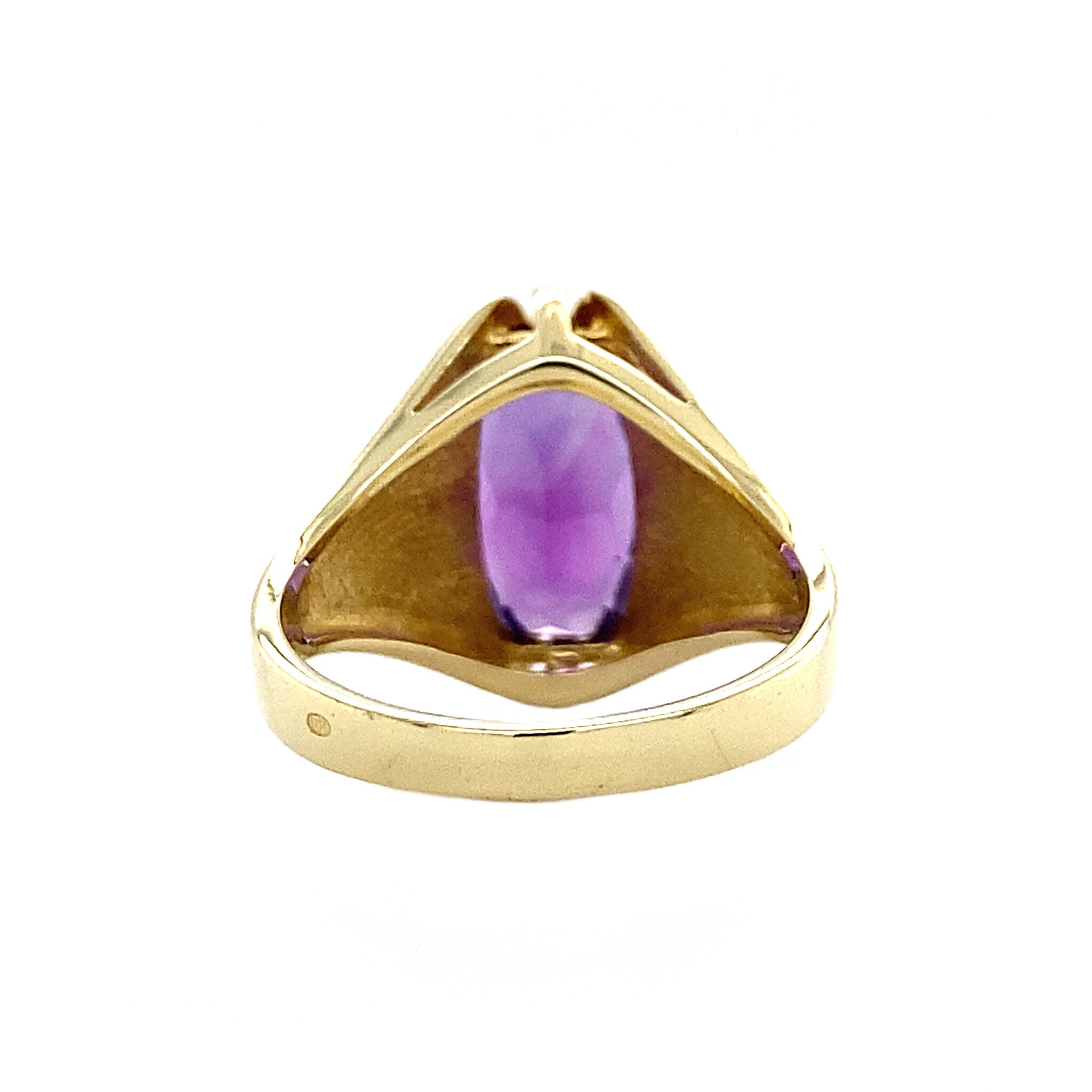 14 kt gold ring with amethyst