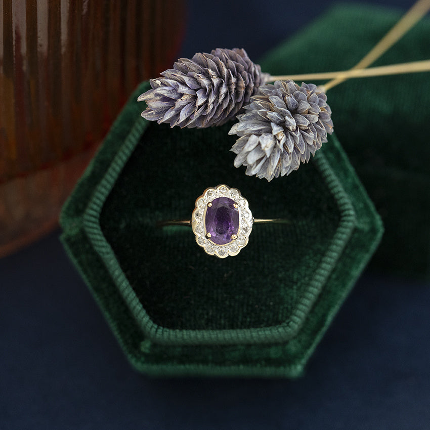 Vintage entourage ring met amethist en diamant 9 kt