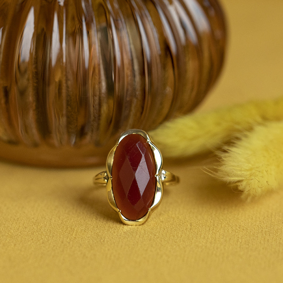 Gouden ring met carneool 14 krt