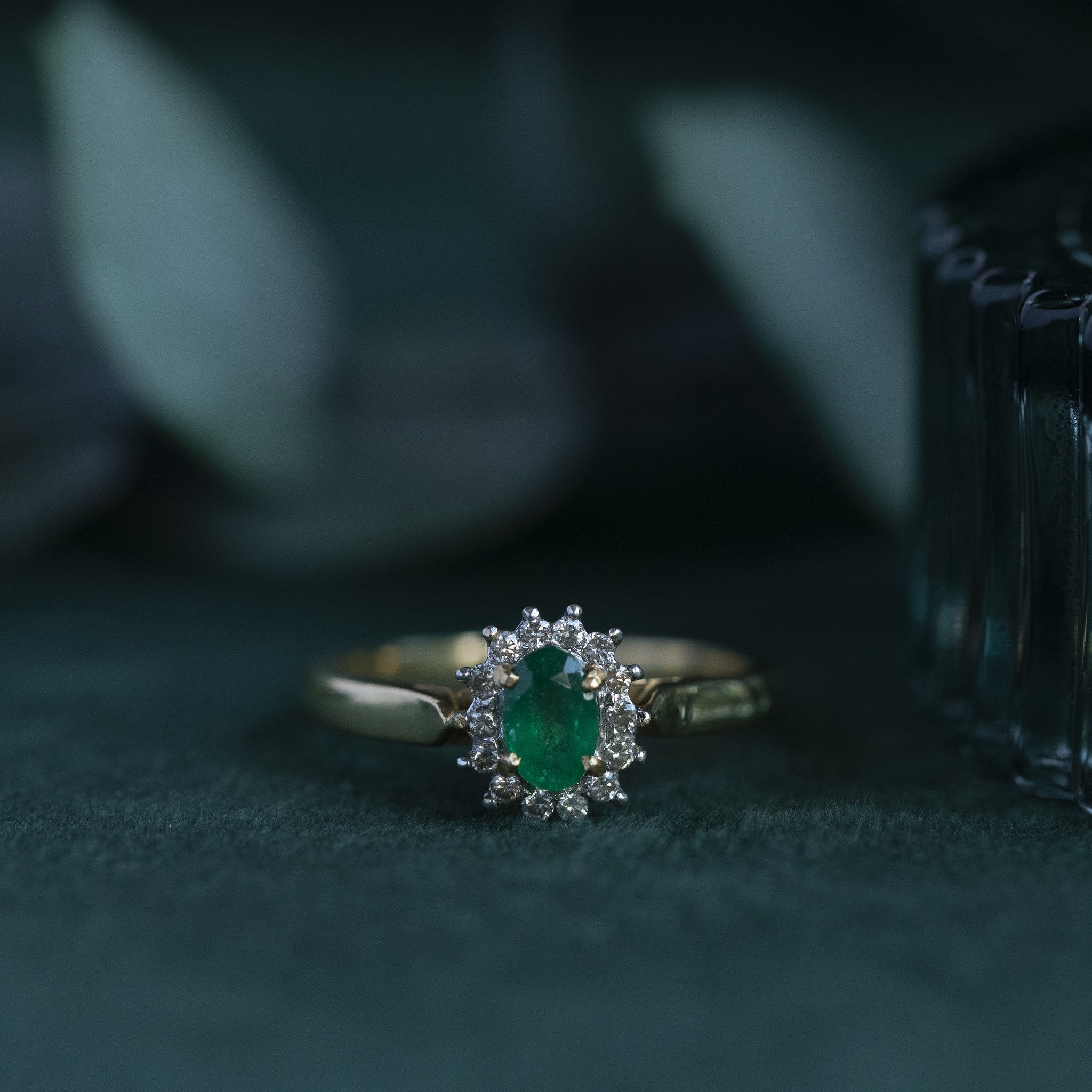 14 kt gold ring with emerald and diamond