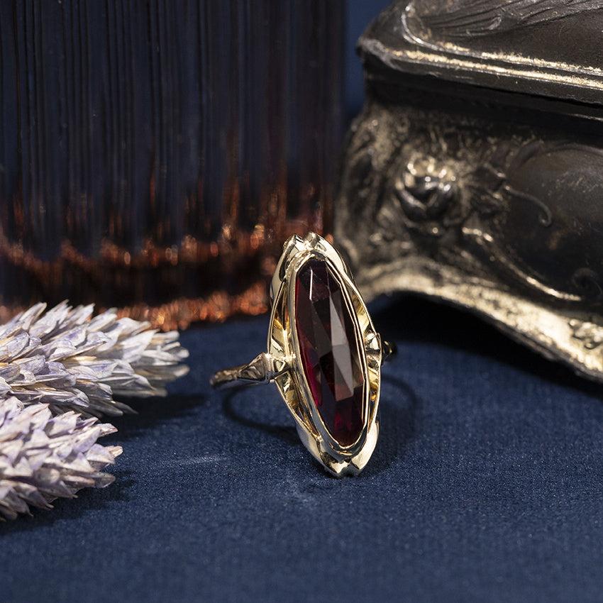 Gouden vintage ring met granaat 14 kt