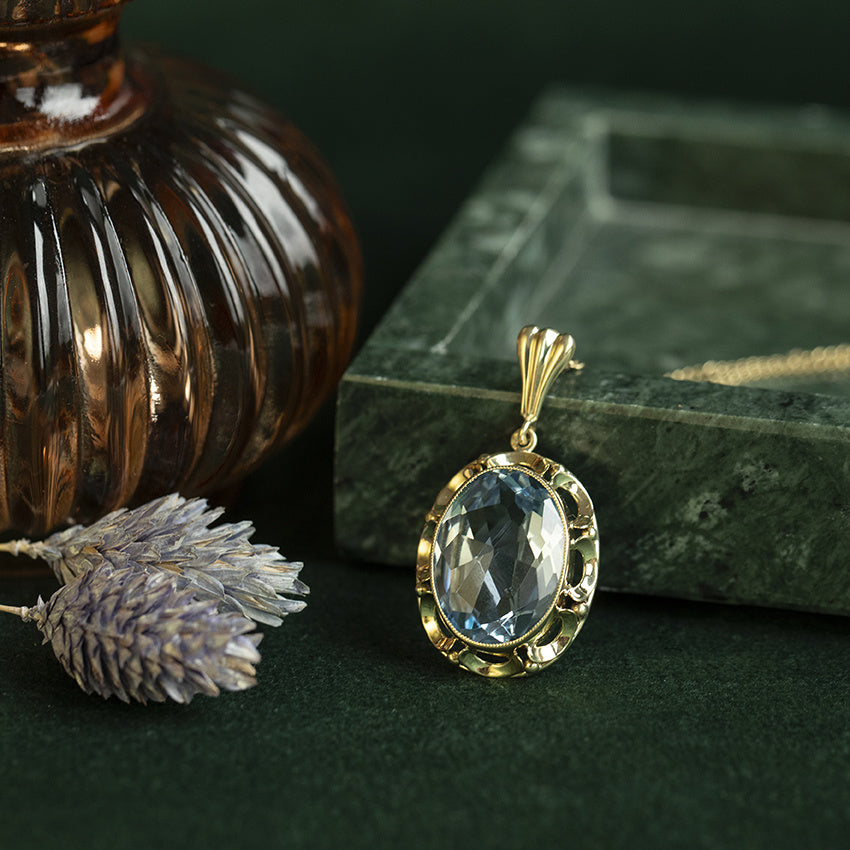 Vintage gold pendant with spinel, 14 kt