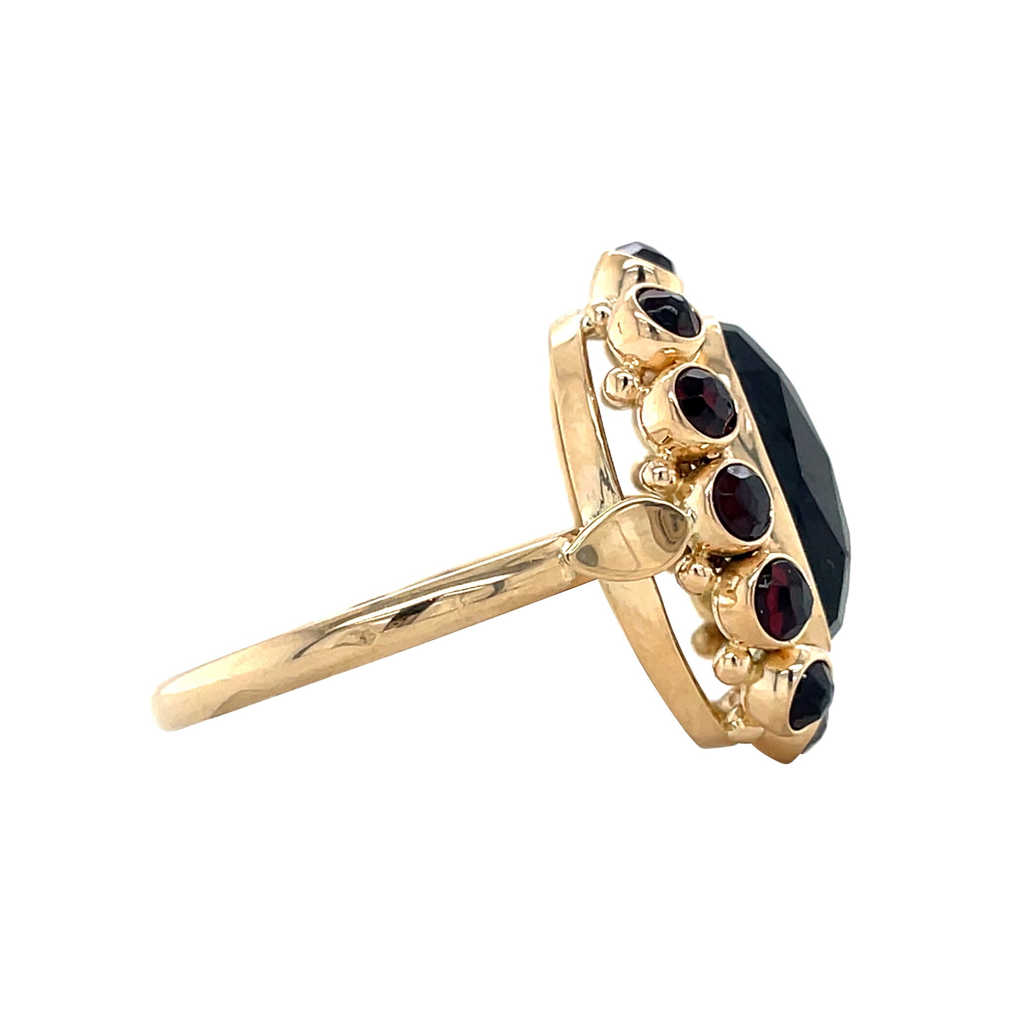 Vintage 14 kt gold cluster ring with garnet
