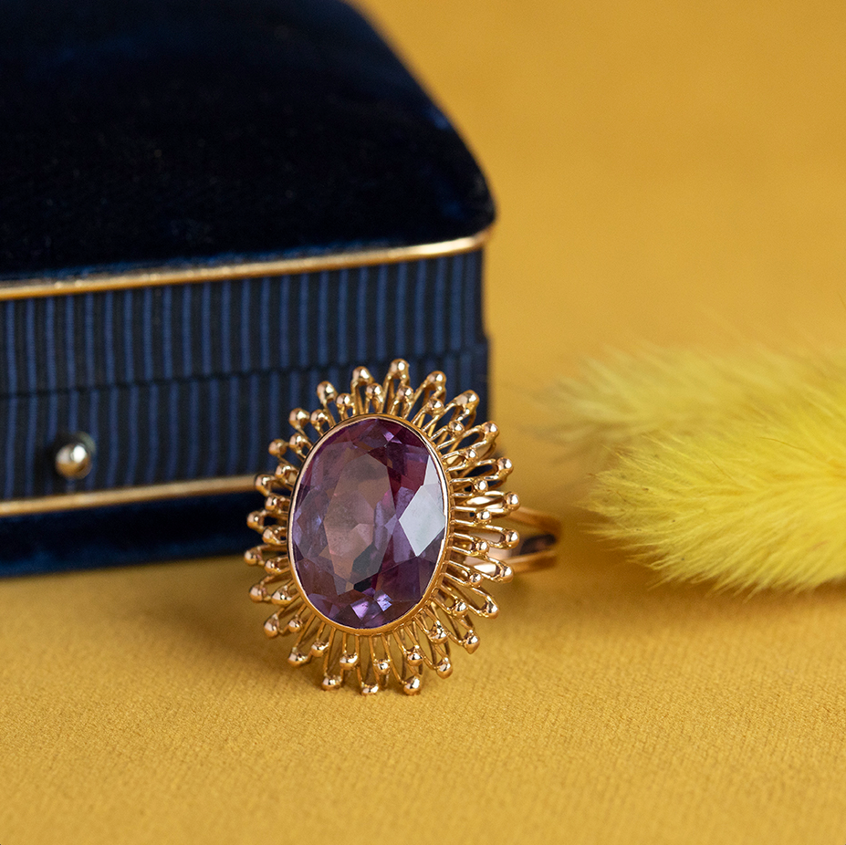 Rose-gold ring with purple sapphire, 14 kt