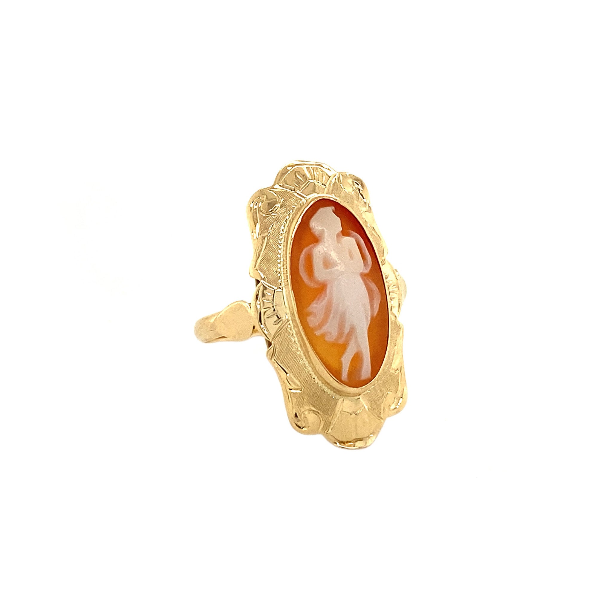 14 kt gold ring with a cameo