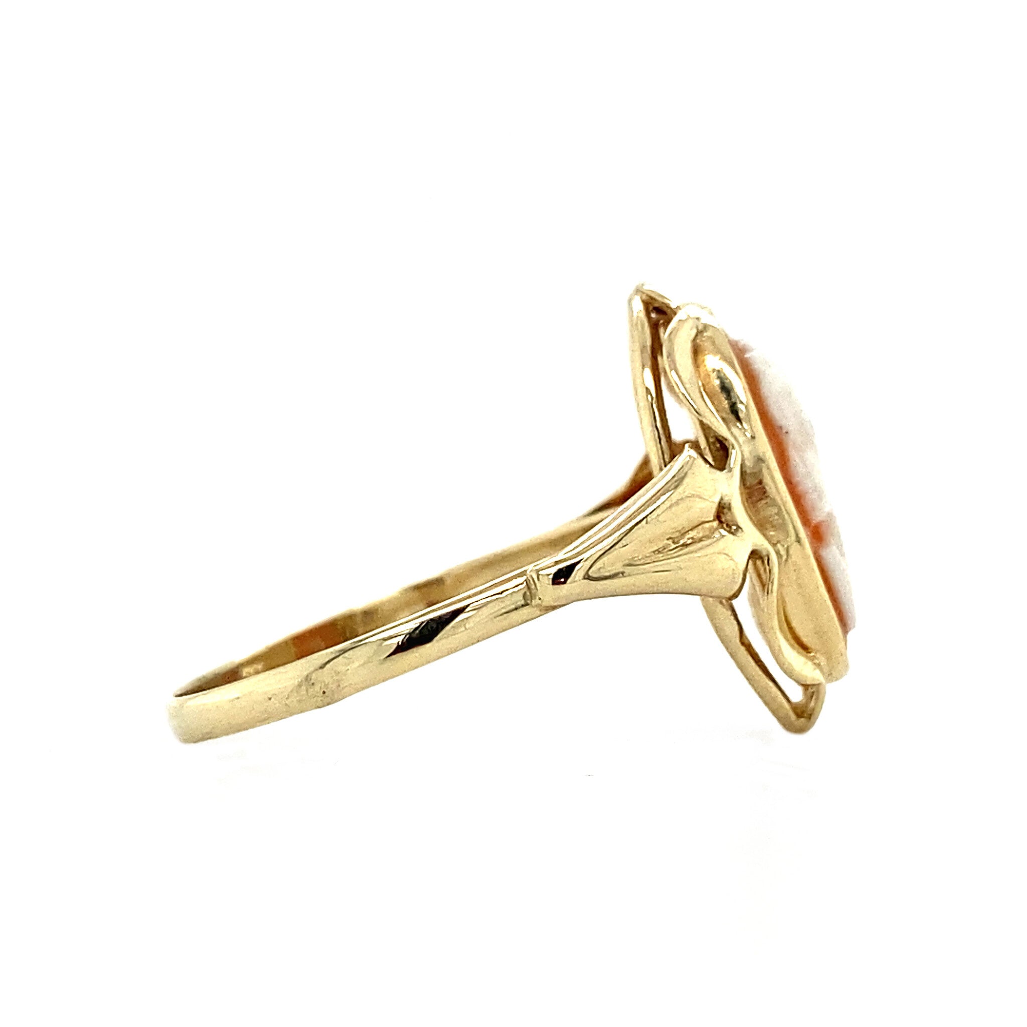 Gold ring with cameo 14 krt