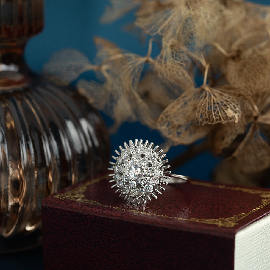 Witgouden vintage dubbele entourage ring met diamant 18 krt