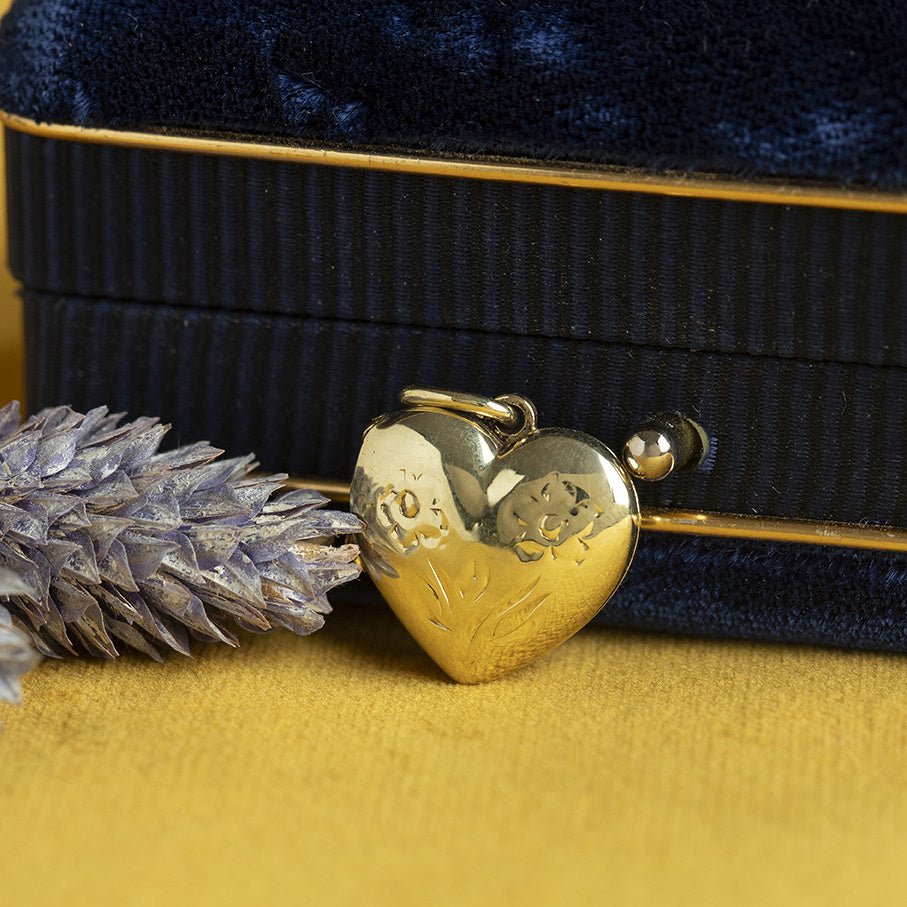 Vintage 14 kt gold heart locket with engraving