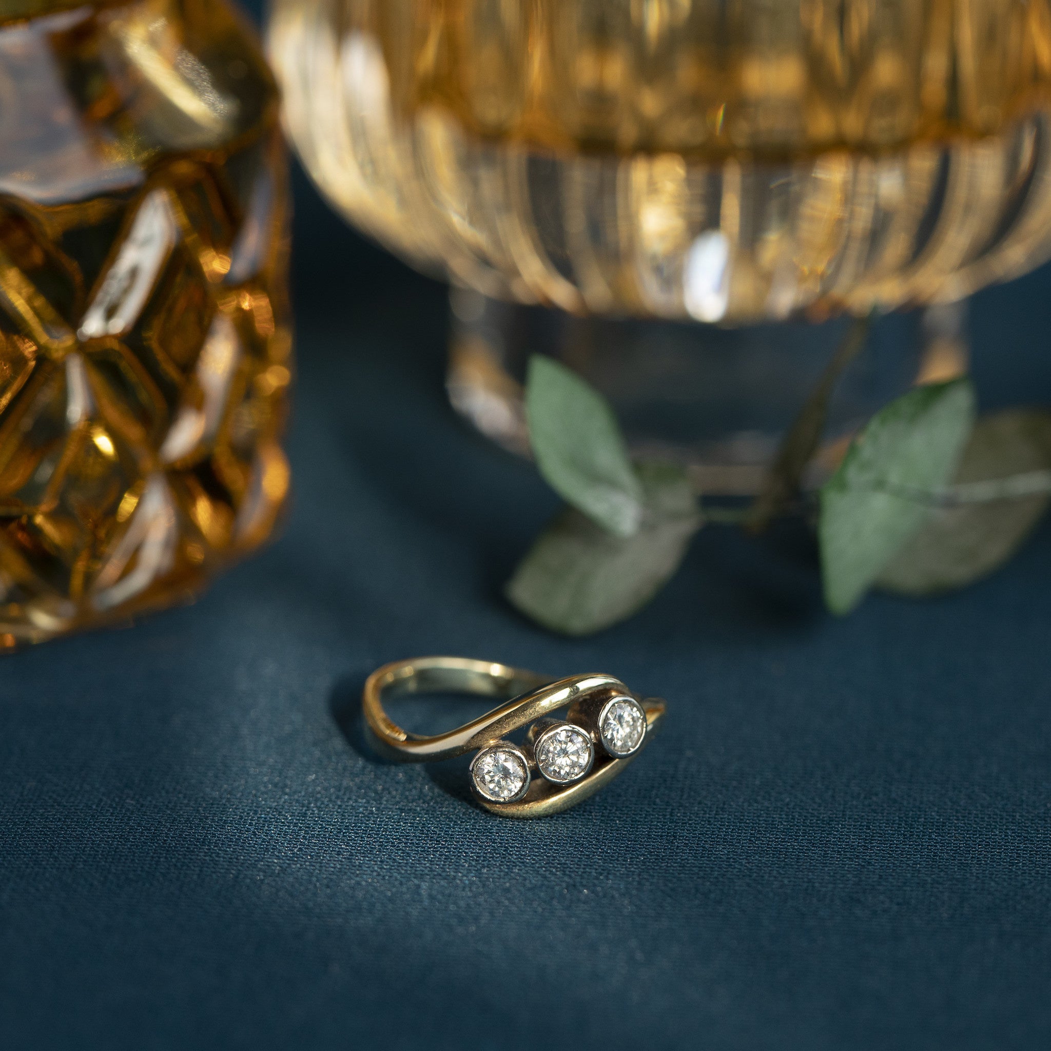 14 kt gold hammered ring with diamond