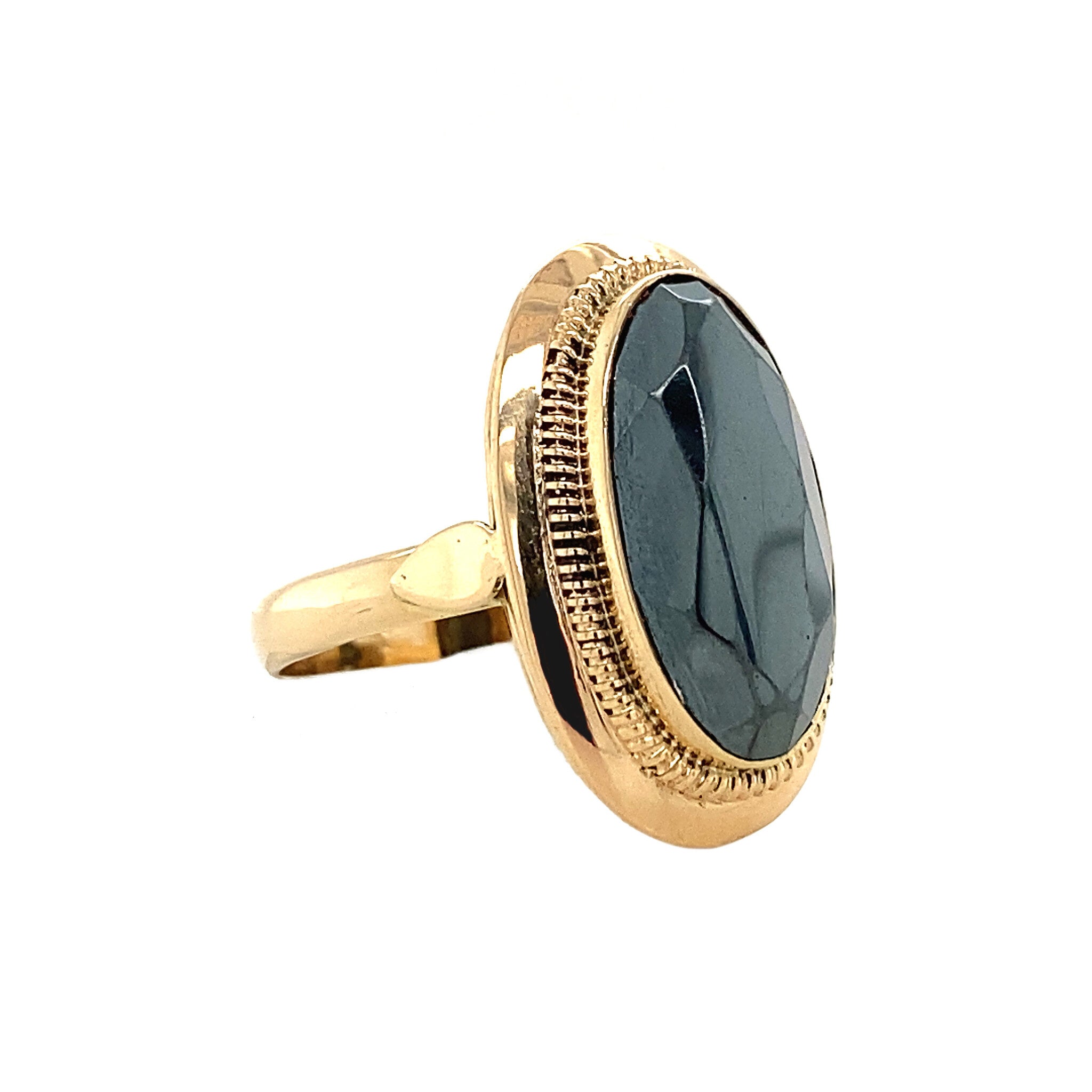 14 kt gold ring with hematite
