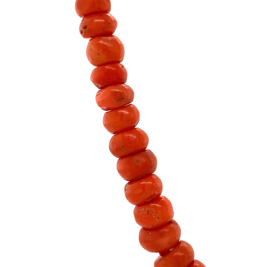 Bloedkoraal collier met gouden sluiting 14 krt