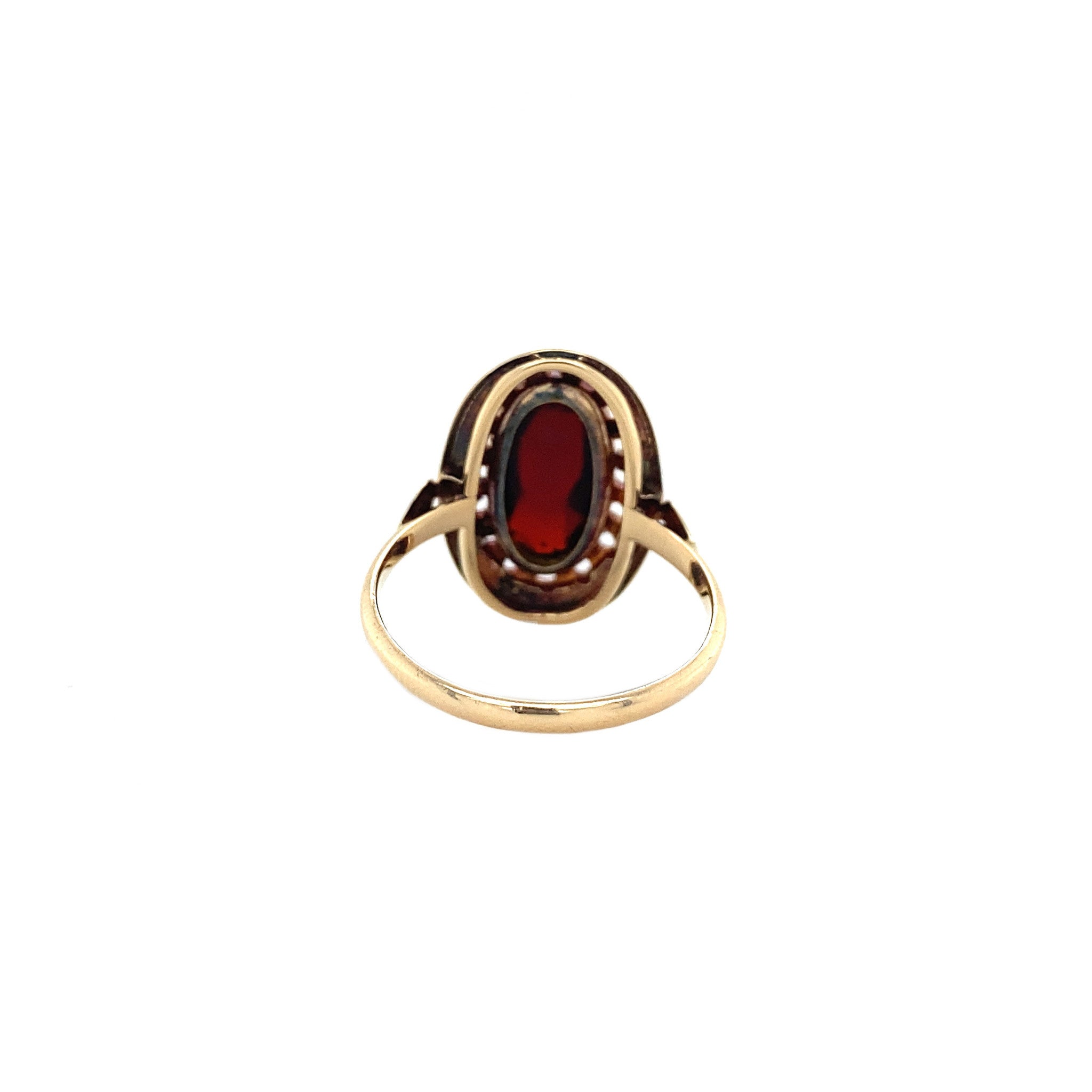 14 kt gold ring with garnet