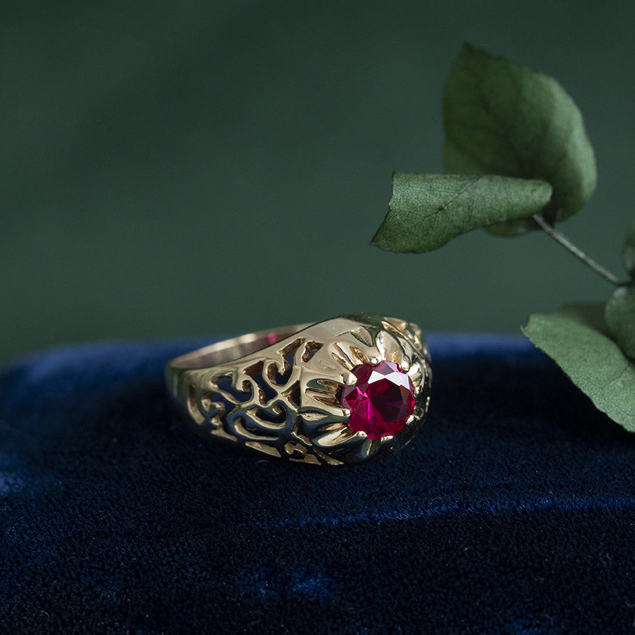 Vintage rose gold ring with ruby, 12 kt