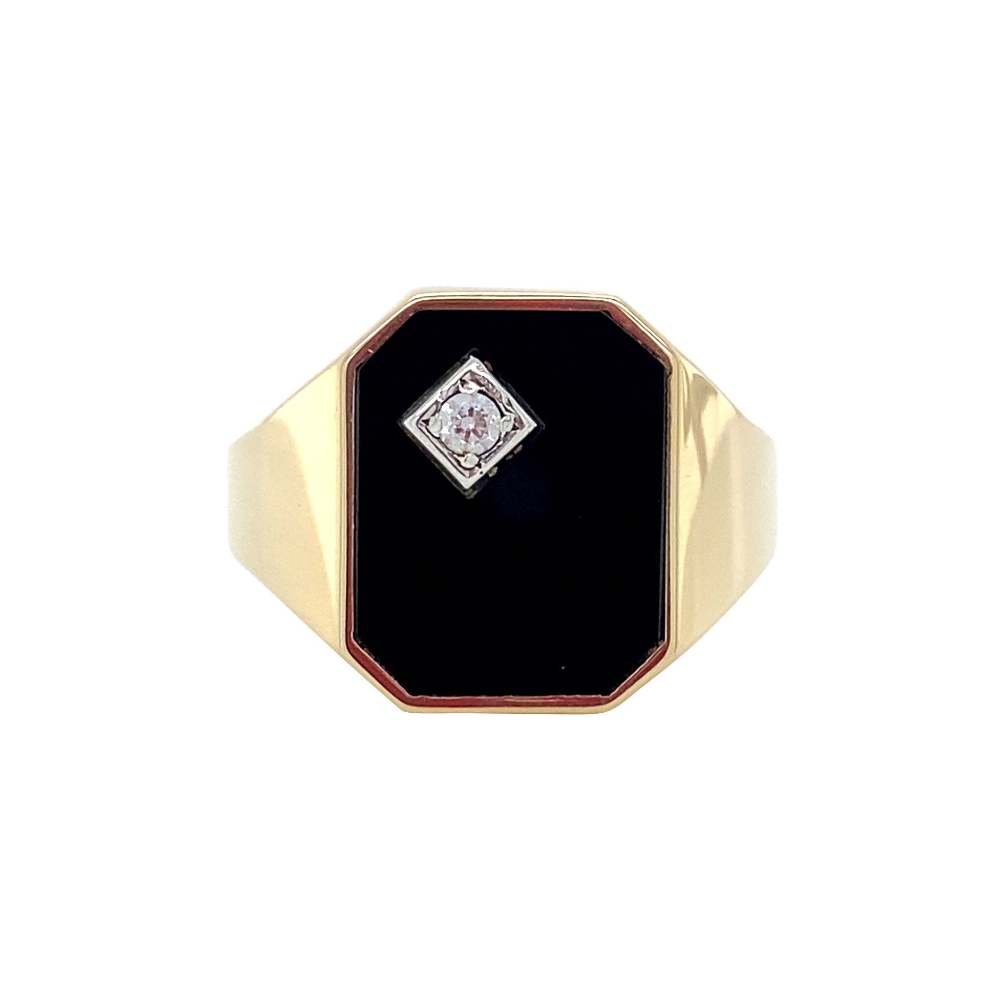 Gold vintage signet ring with onyx and zirconia 14 kt/925