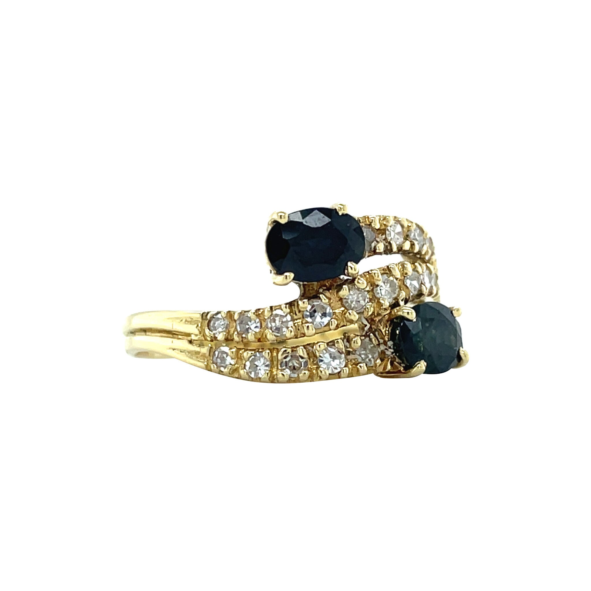 Gold vintage slag ring with sapphire and diamond, 14 kt