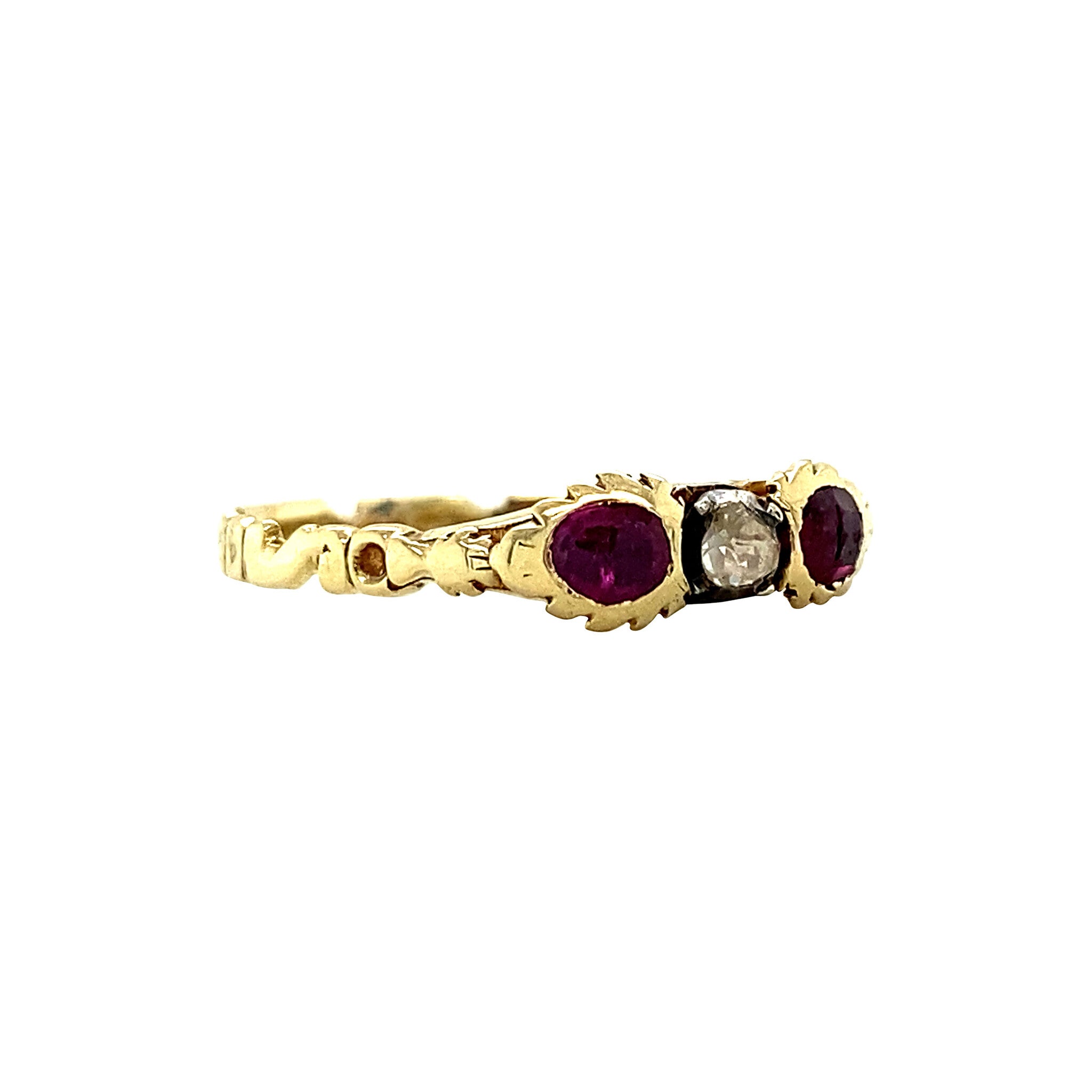 14 kt gold ring with natural ruby and rose diamond