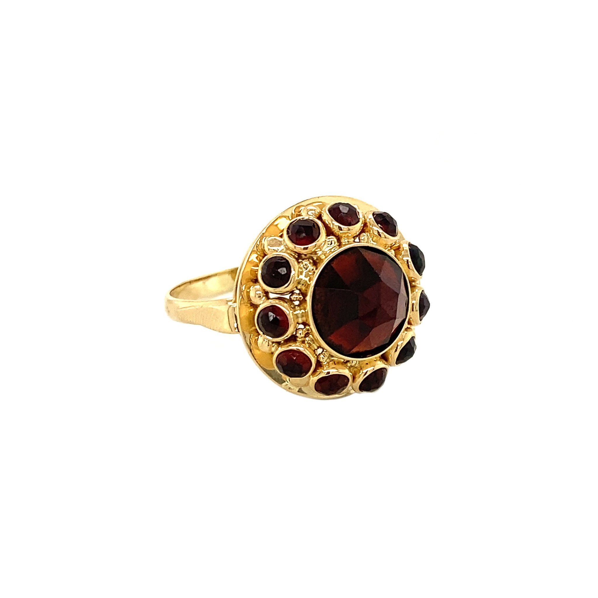 14 kt gold ring with garnet