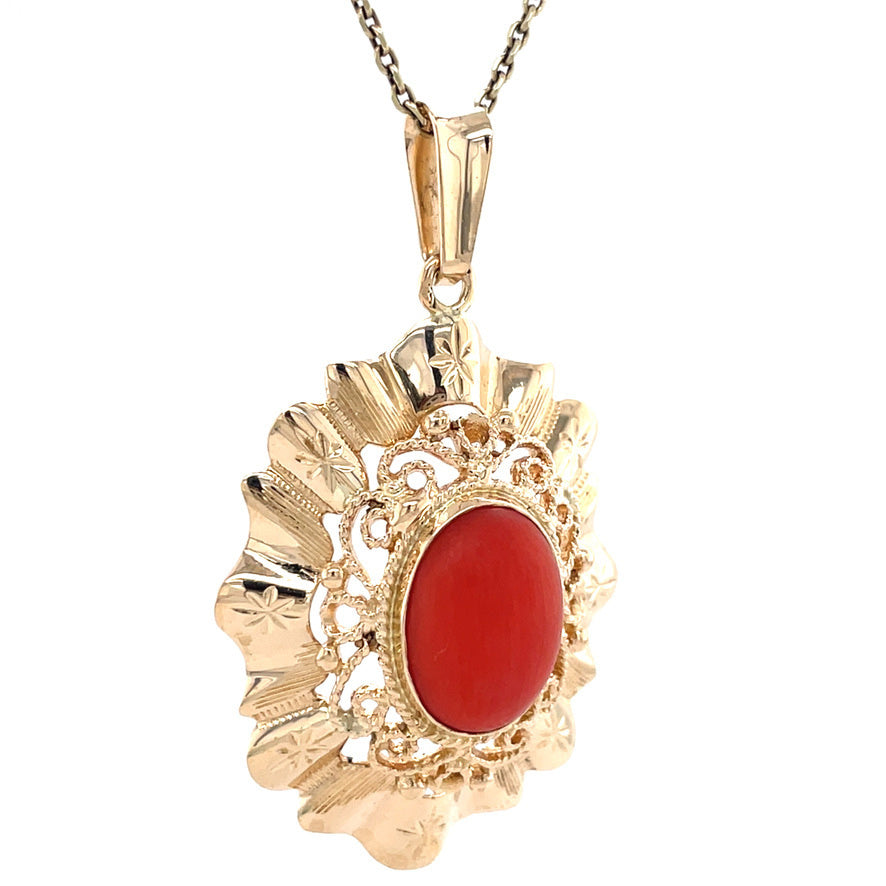 Gouden vintage hanger met bloedkoraal 14 kt