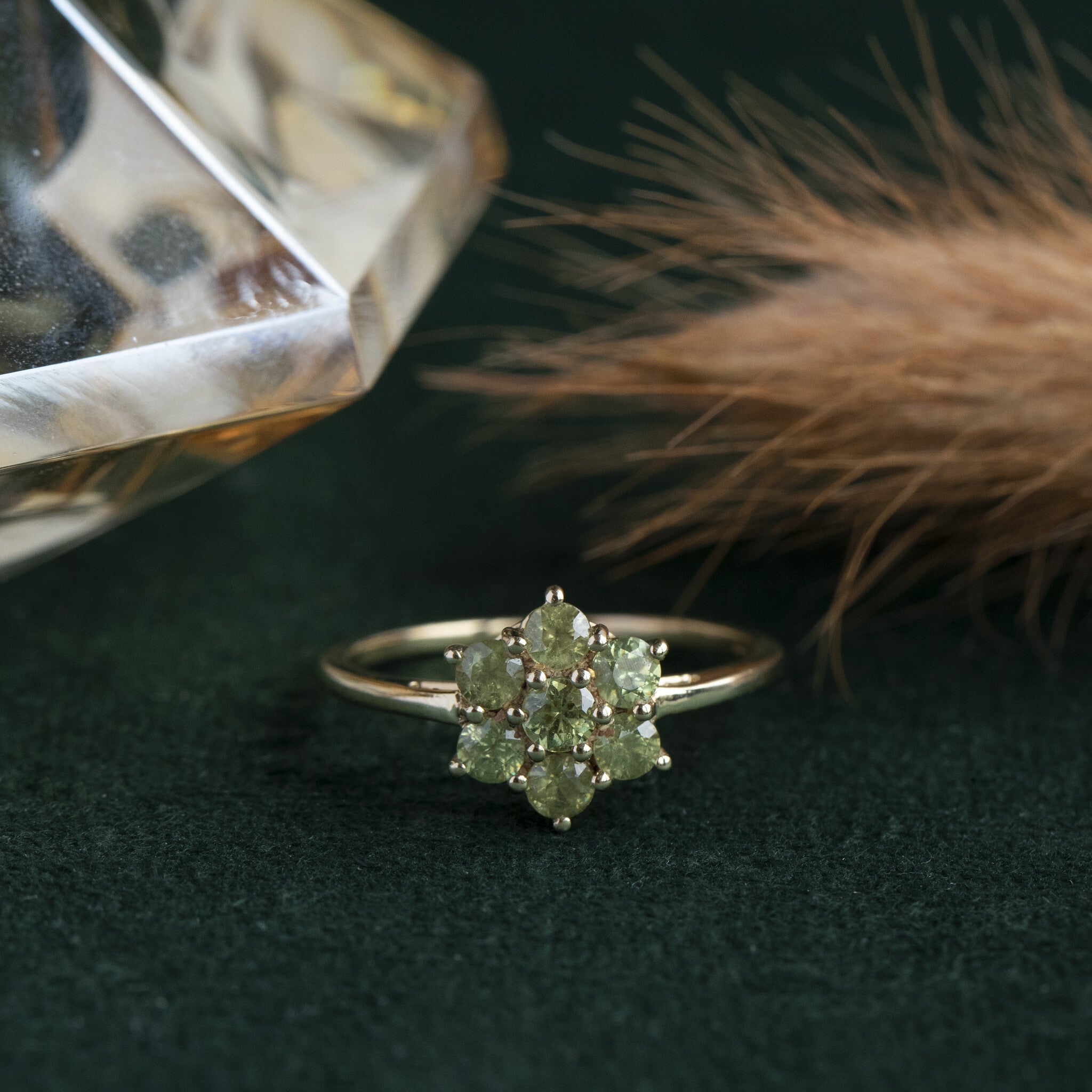 Entourage ring met peridot 9 krt
