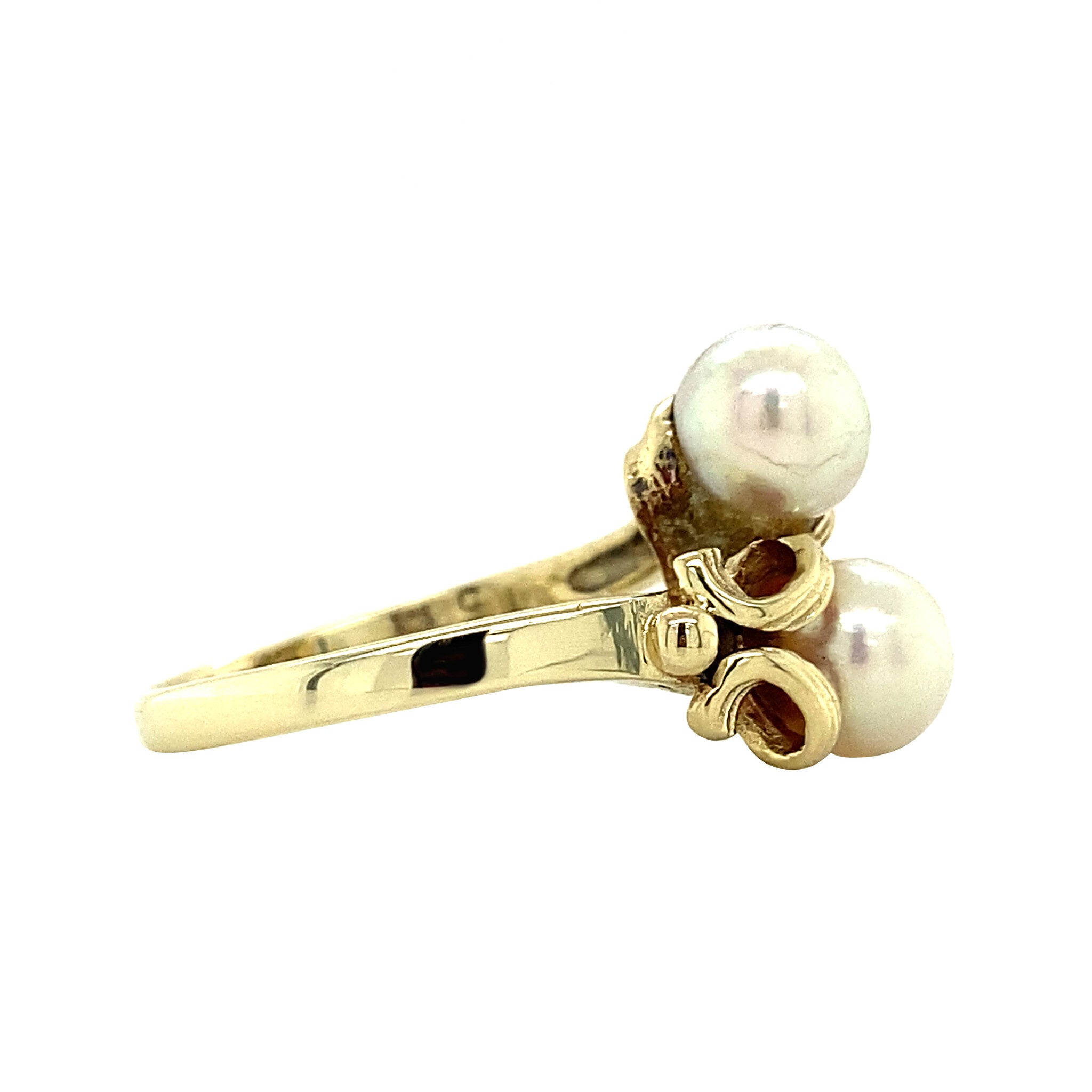 14 kt gold ring with pearls