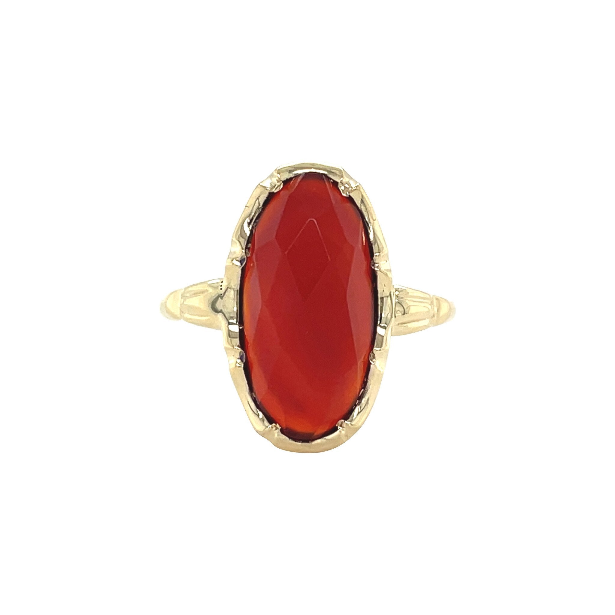 Gold vintage ring with carnelian 14 kt