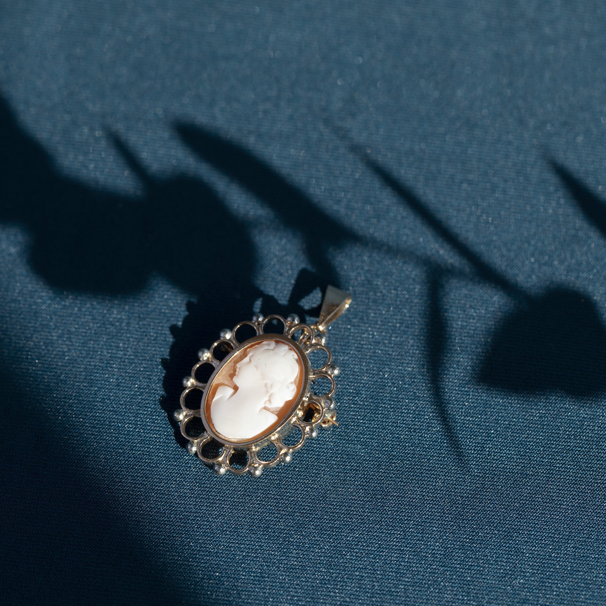 Gouden hanger/broche met camee 18 krt