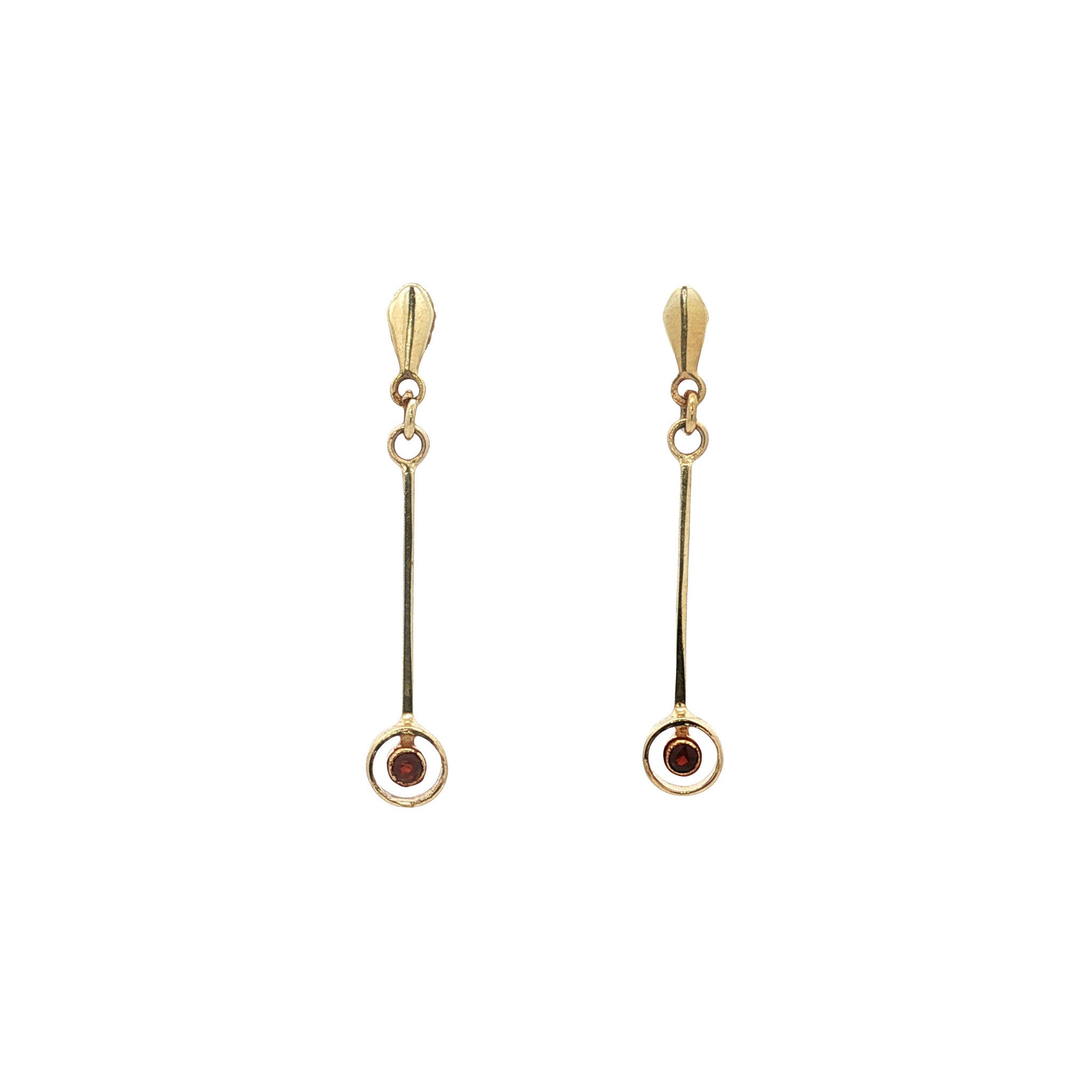 Golden vintage stud earrings with garnet 14 kt