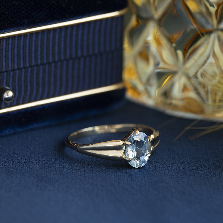 Vintage gold ring with topaz, 14 kt