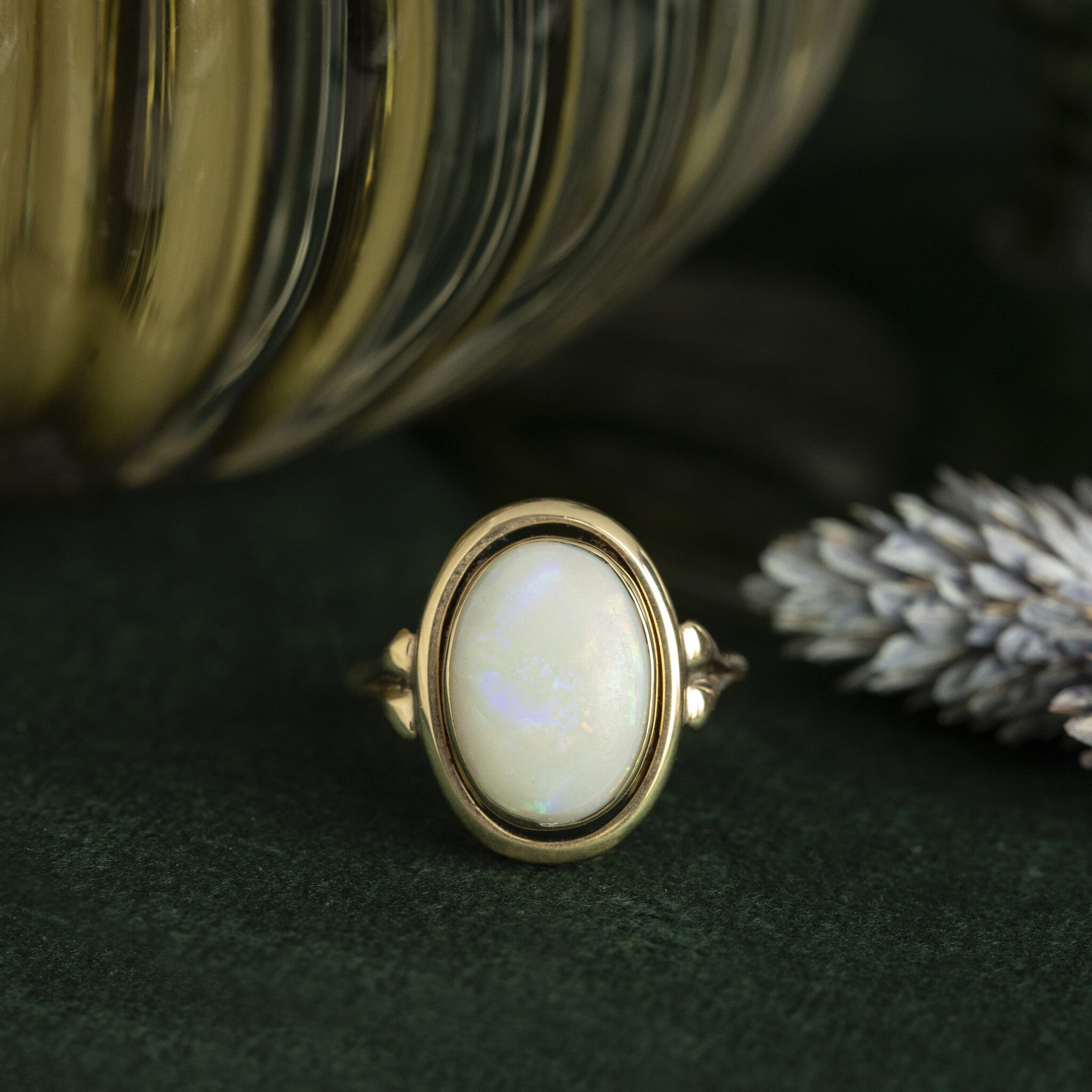Vintage 14 kt gold ring with opal