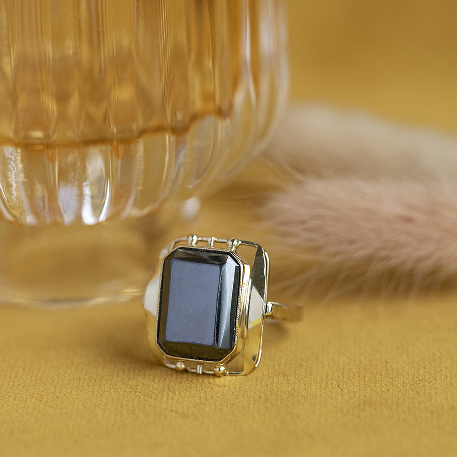 Gouden ring met hematiet 14 krt