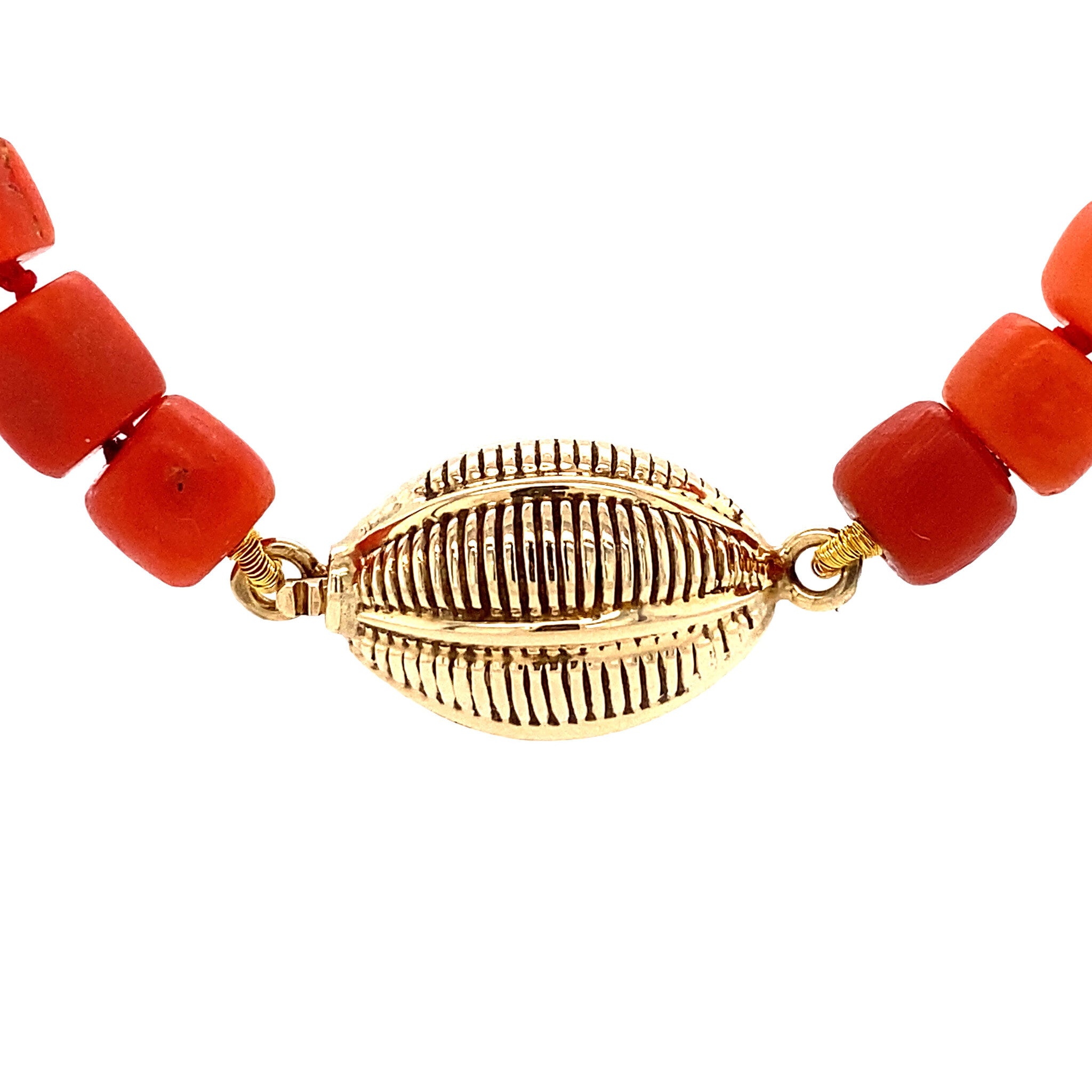 Bloedkoraal collier met gouden sluiting 14 krt