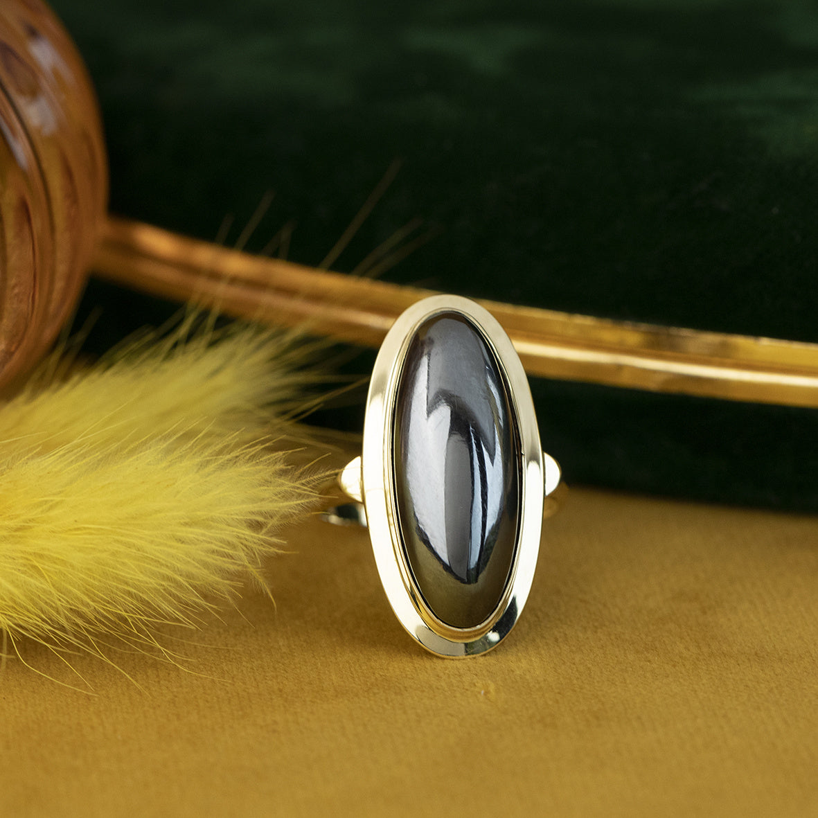 Gold ring with hematite, 14 kt