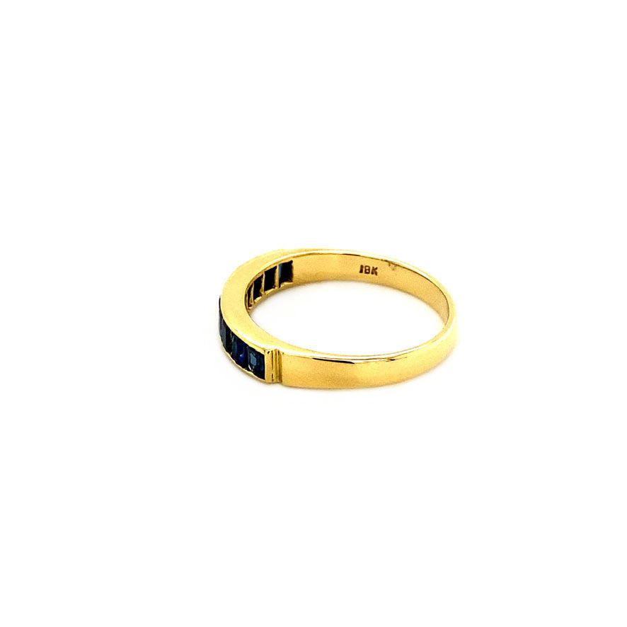 18 kt gold ring with sapphire
