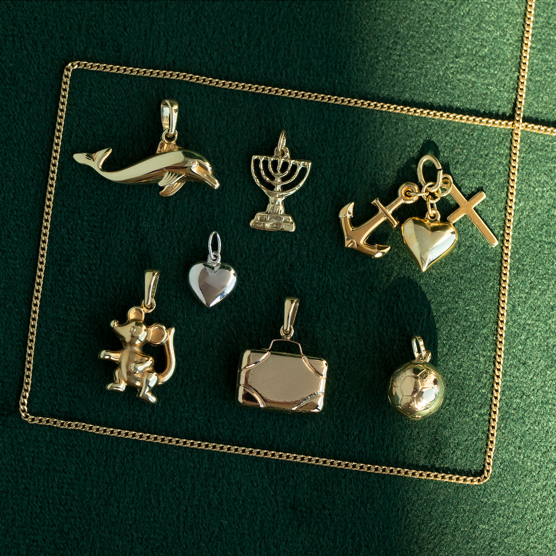 14 kt gold suitcase pendant