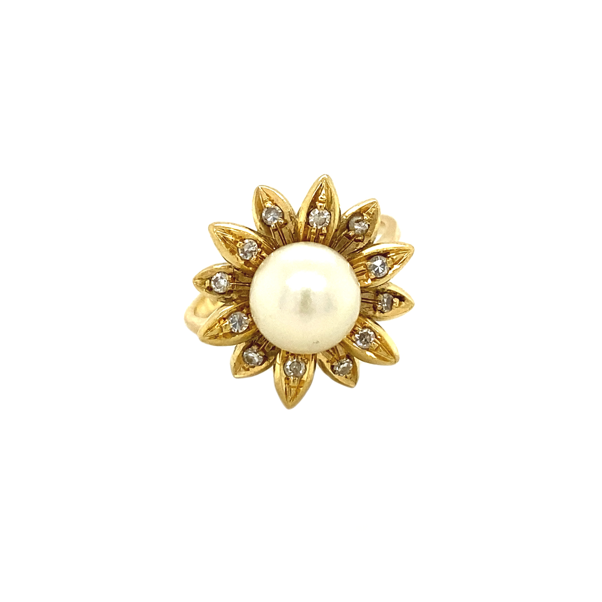 Gold ring with pearl and diamond 18 kt