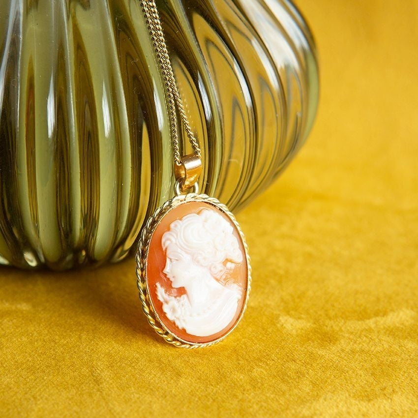 Gouden hanger met camee 14 krt