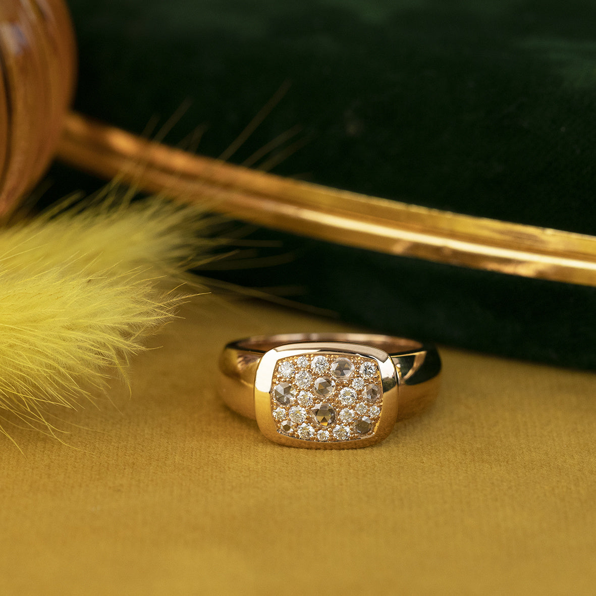 Rose gold ring with diamonds 18 krt