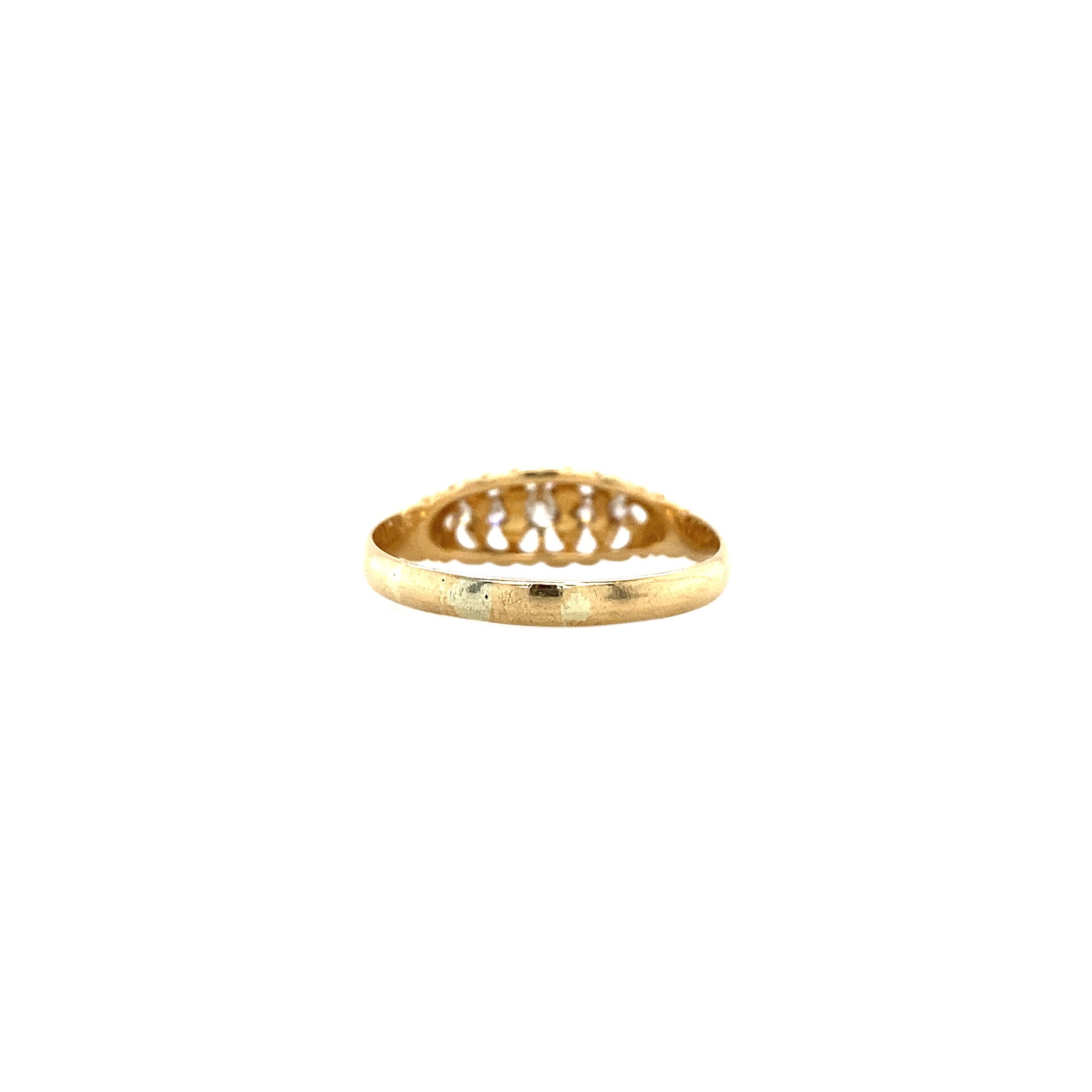 18 kt gold ring with a row of diamonds