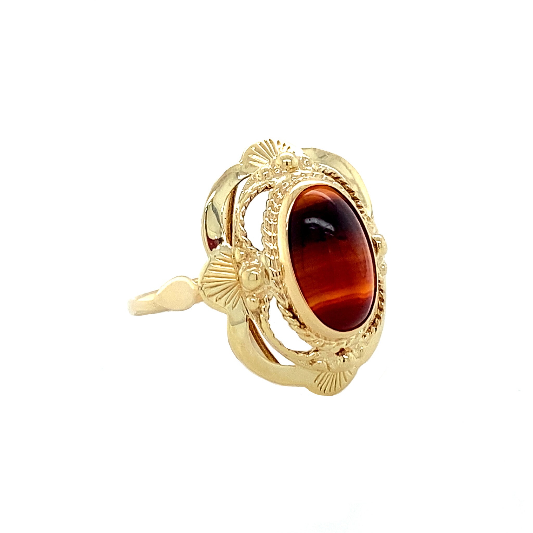 Vintage gold ring with banded agate, 14 kt