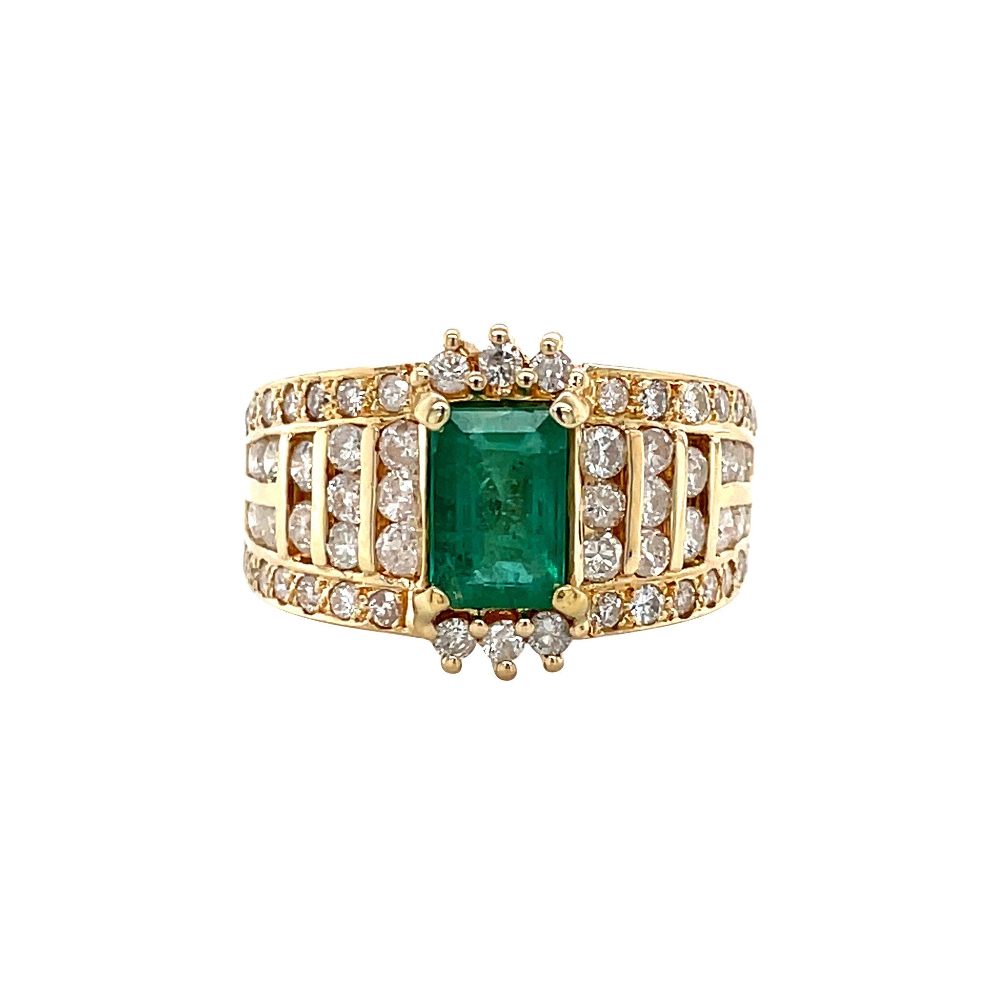 Gold vintage ring with emerald and diamond 14 kt