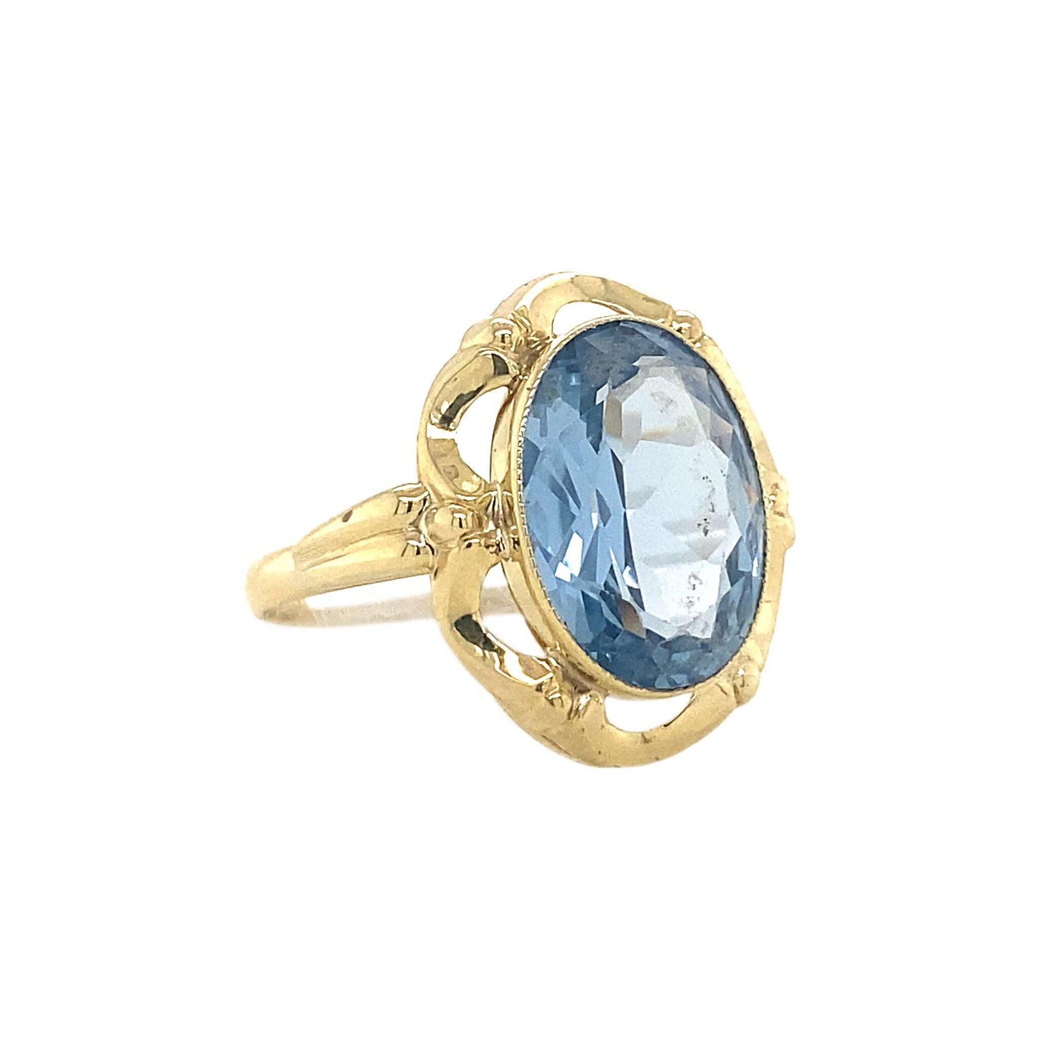 14 kt gold ring with topaz
