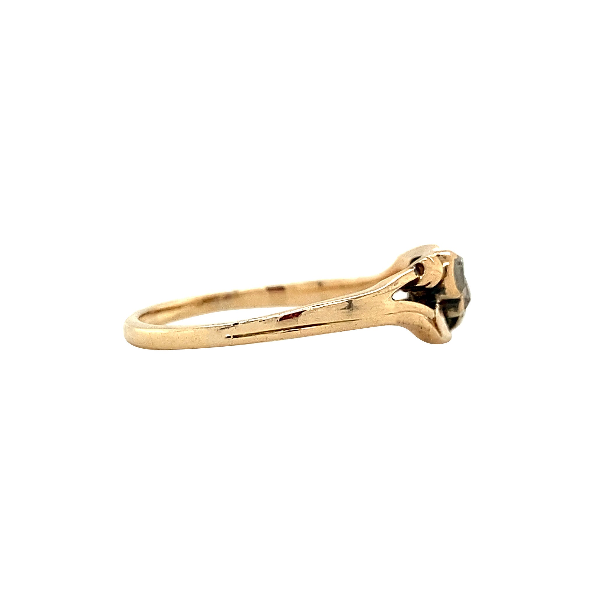 14 kt gold ring with a rose-cut diamond