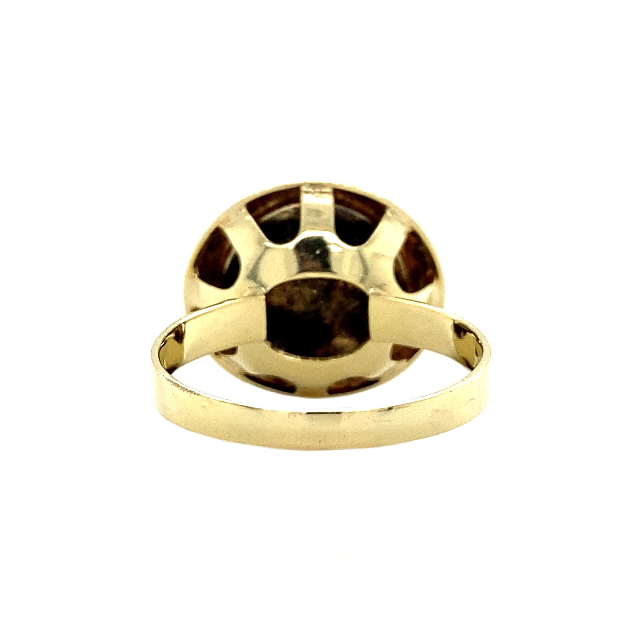 Gold ring with carnelian 14 kt