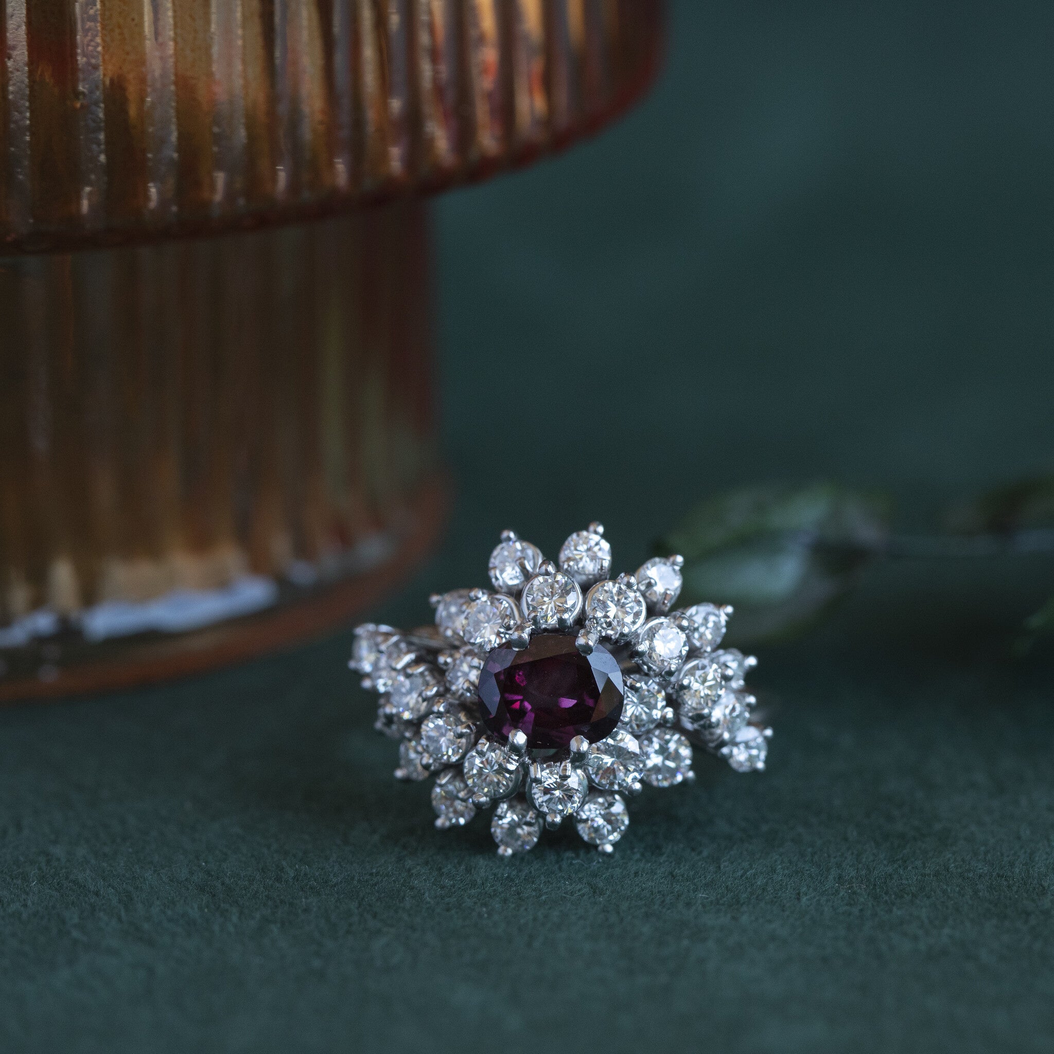 14 kt white gold ring with natural ruby and diamond